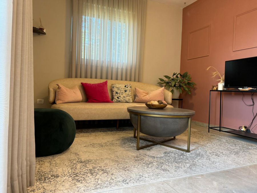 דירה למכירה במעלה אדומים